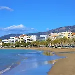 Apartamento Con Piscina Y Parking En Roses